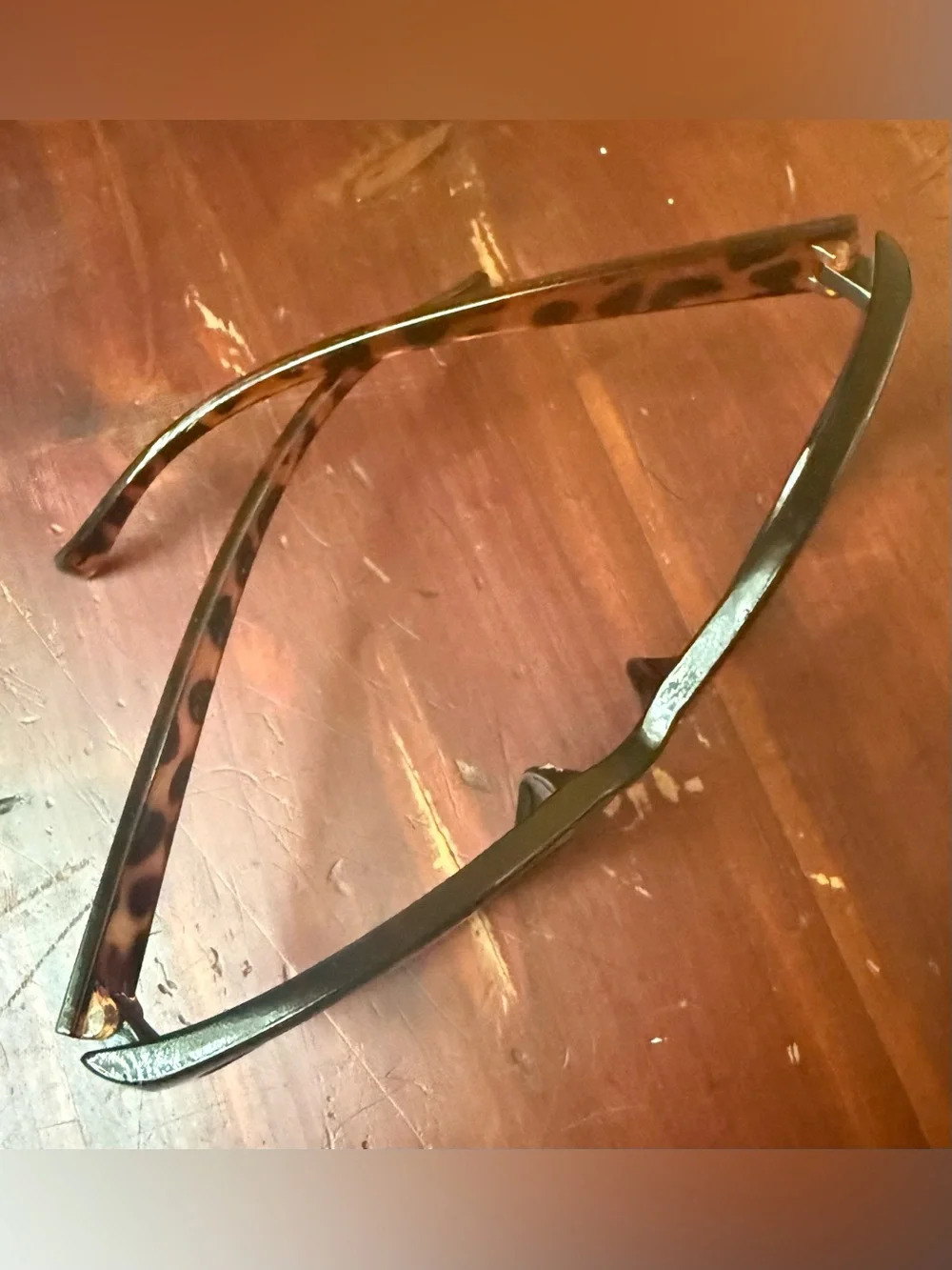BETSEY JOHNSON Tortoise & black Readers